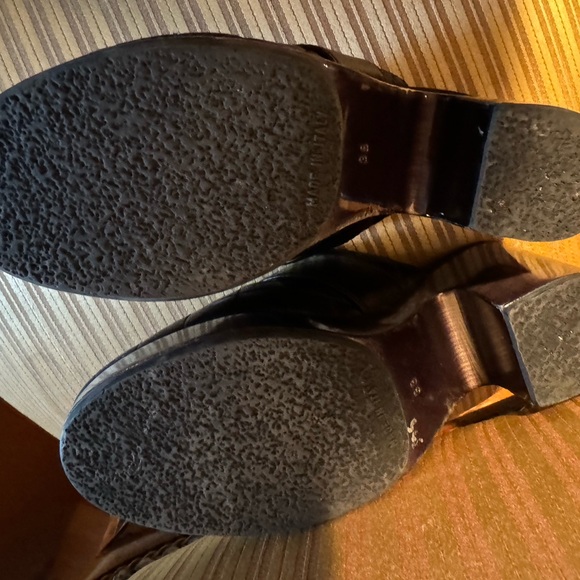 Worn Chanel clogs some scuffs - Picture 4 of 10